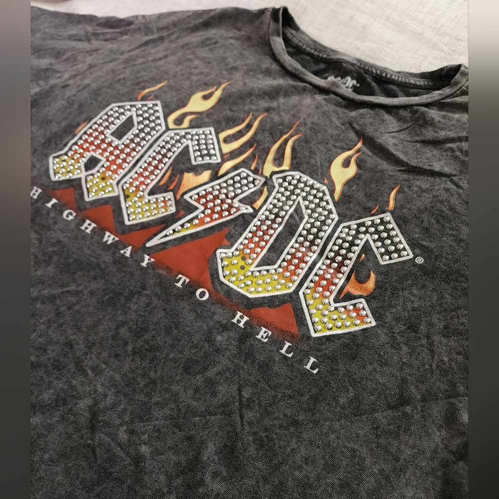 ACDC Crop Top Tee Size:Large